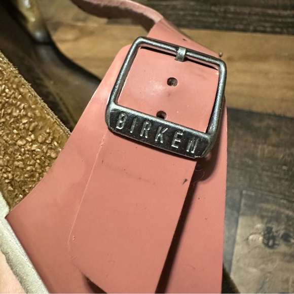 Birkenstock Gizeh Patent Leather Sandals - Picture 9 of 10